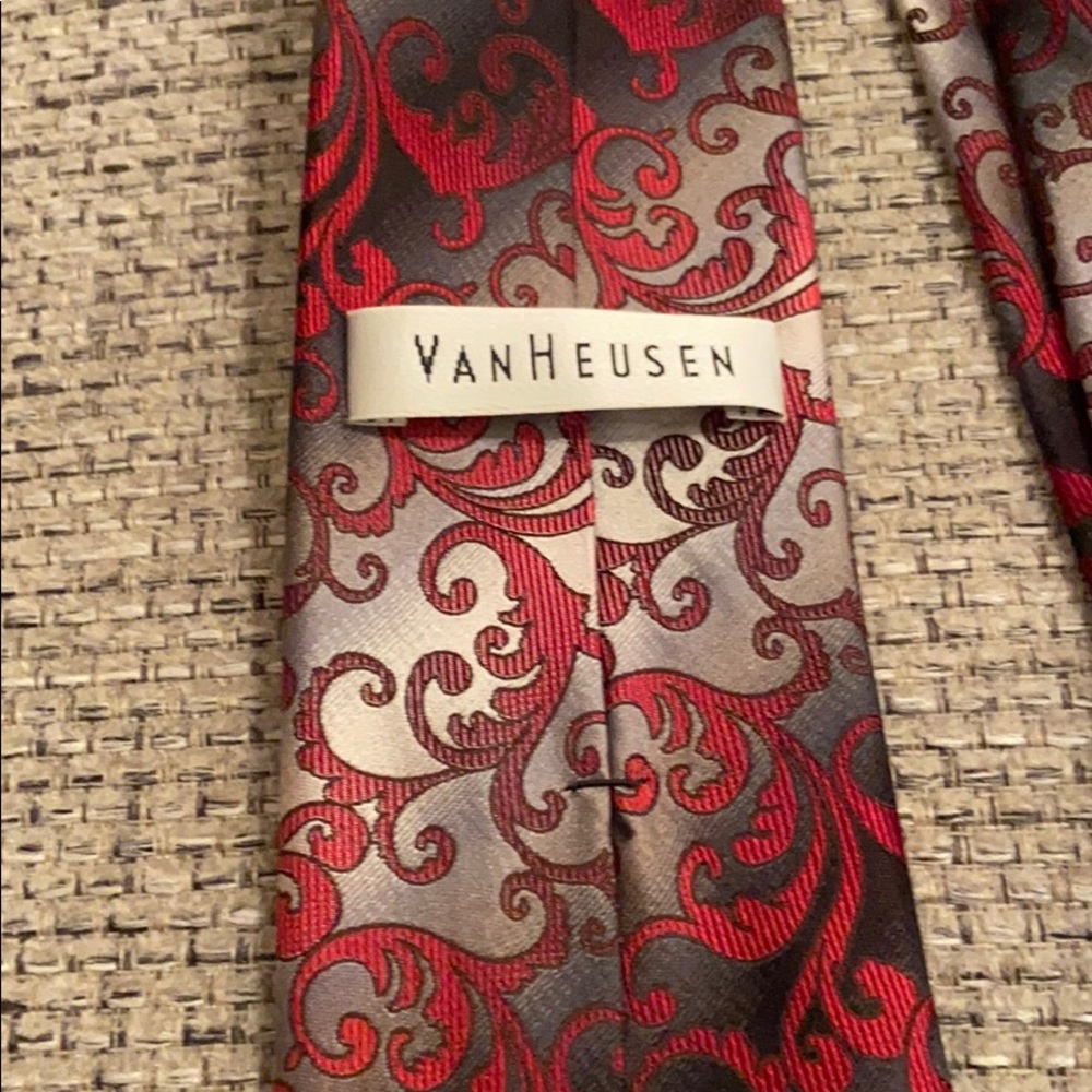 Men’s Tie - Picture 2 of 3